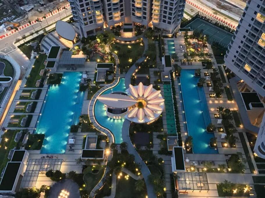 Teega Modern 4br 12pax Pooltable By Our Nusajaya (Iskandar Puteri)